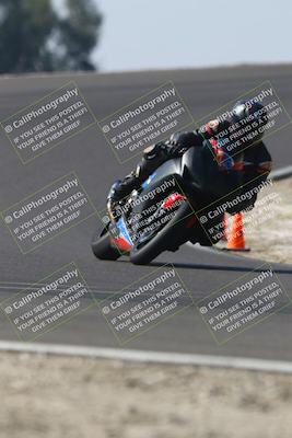 media/Nov-01-2025-TrackDaz (Sat) [[2b4d5192bc]]/B Group/1220pm (Turn 2 Outside)/